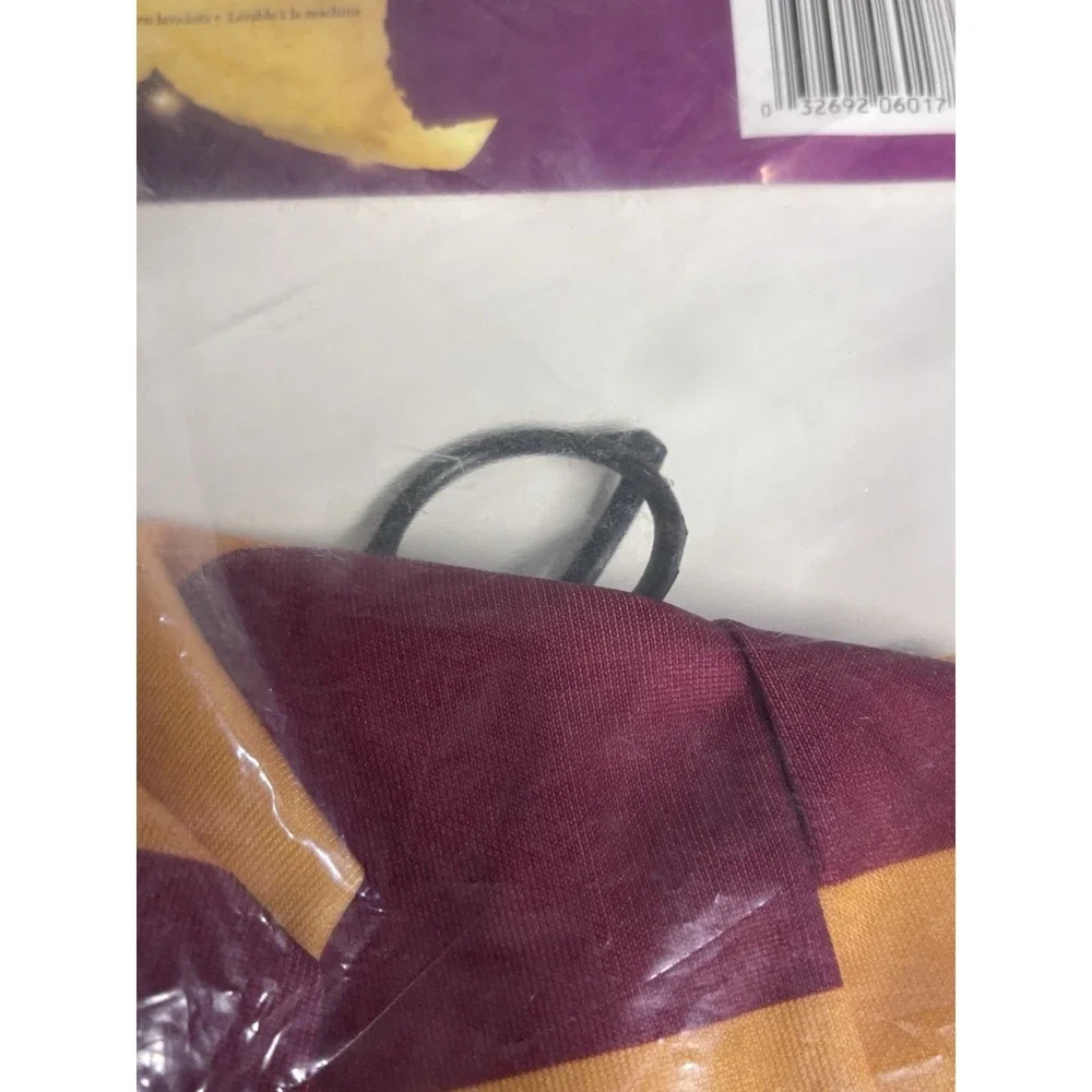 CRIMSON‎ WIZARD SCHOOL OF WITCHCRAFT & WIZARDRY HALLOWEEN COSTUME MEDIUM 7-10 - Picture 4 of 9